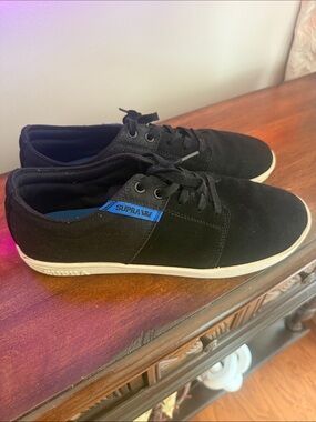 Supra Black Low Top Skate Sneakers Blue Logo Lace Up Men’s